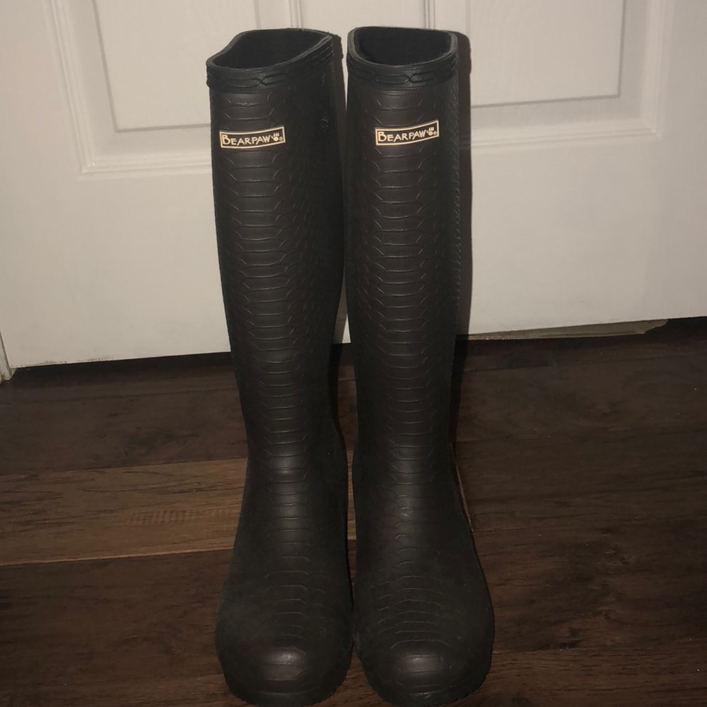 Bearpaw rain boots